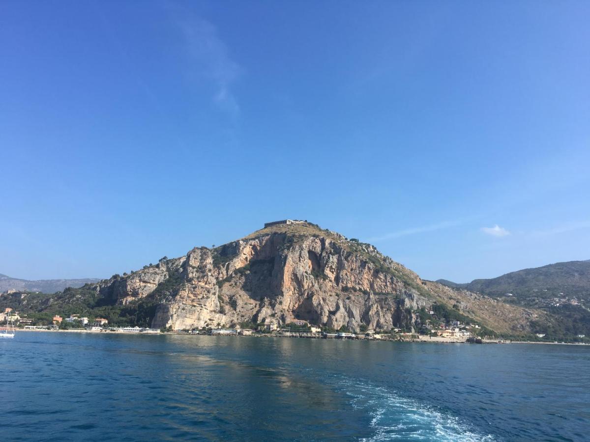 Beach Holiday Villa Terracina Exterior photo